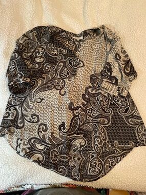 Rose & Olive Paisley Block Print Short Sleeve Top - Black & White